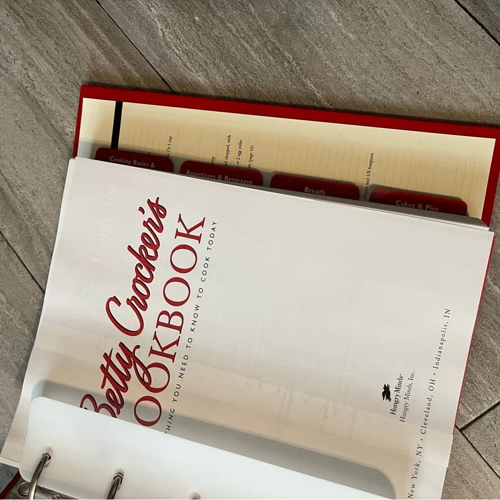 Vintage BETTY CROCKER “The Big Red Cookbook” Notebook Dividers 5 Ring Everything